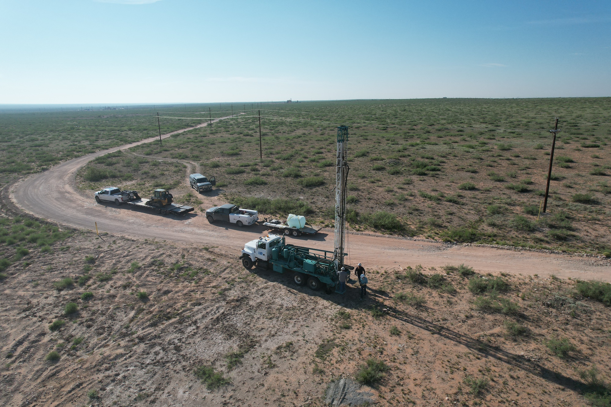Oil field maintenance services Oil field maintenance services<br />